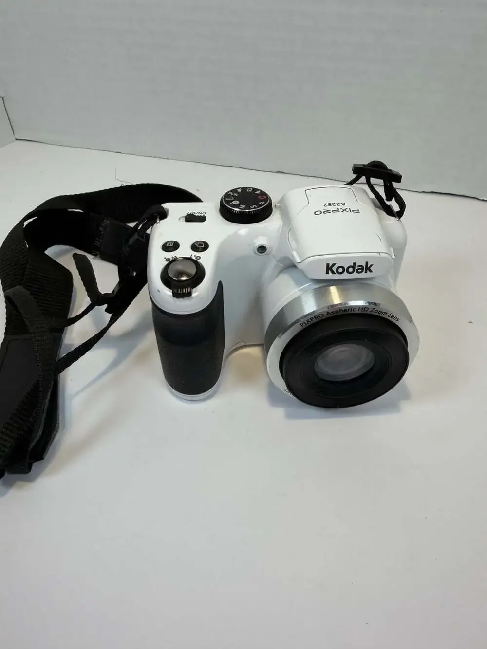 Kodak PIXPRO AZ252 Astro Zoom Digital Camera - White